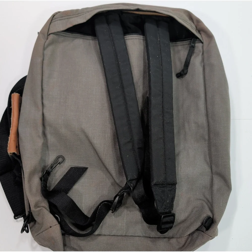 Vintage Caribou Mountaineering Convertible Travel Bag Backpack/Messenger/Brief